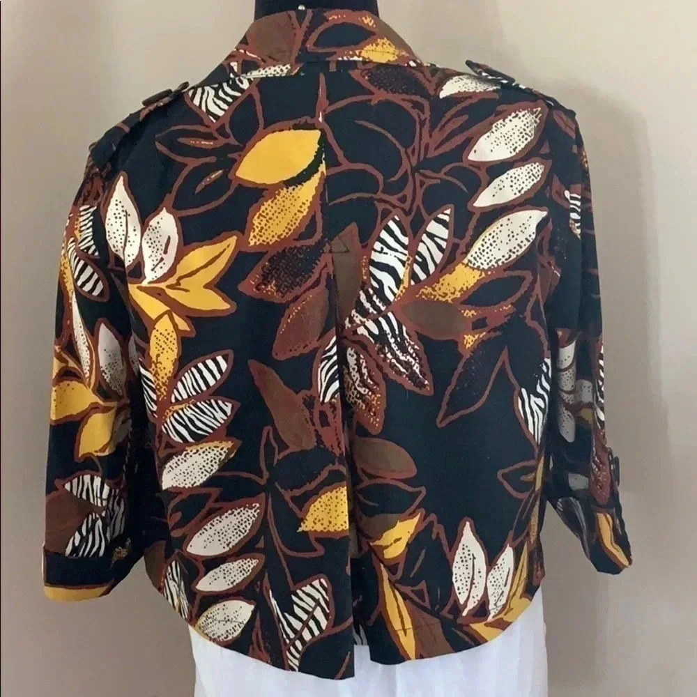 Ruby Rd. Leaf Print Cropped Blazer - Picture 4 of 8